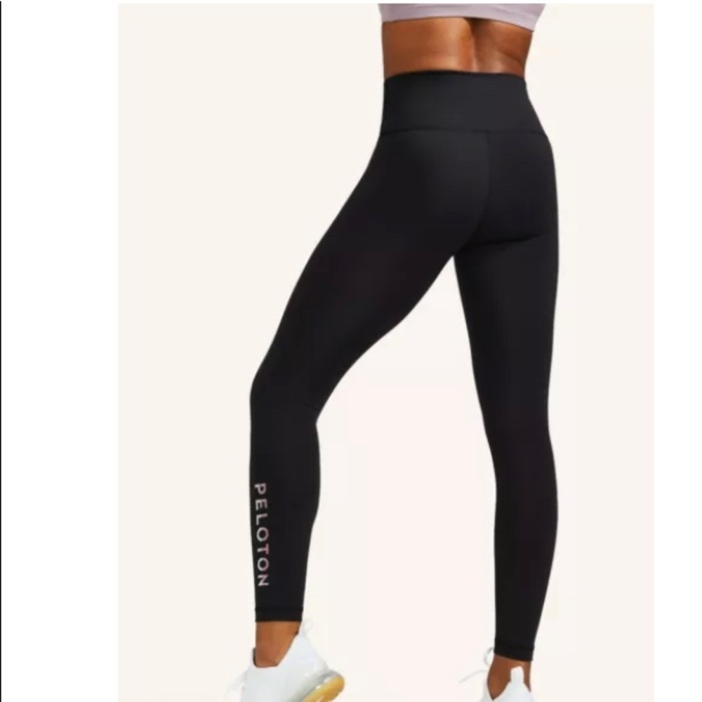 NWOT LULULEMON. Wunder Black Leggings